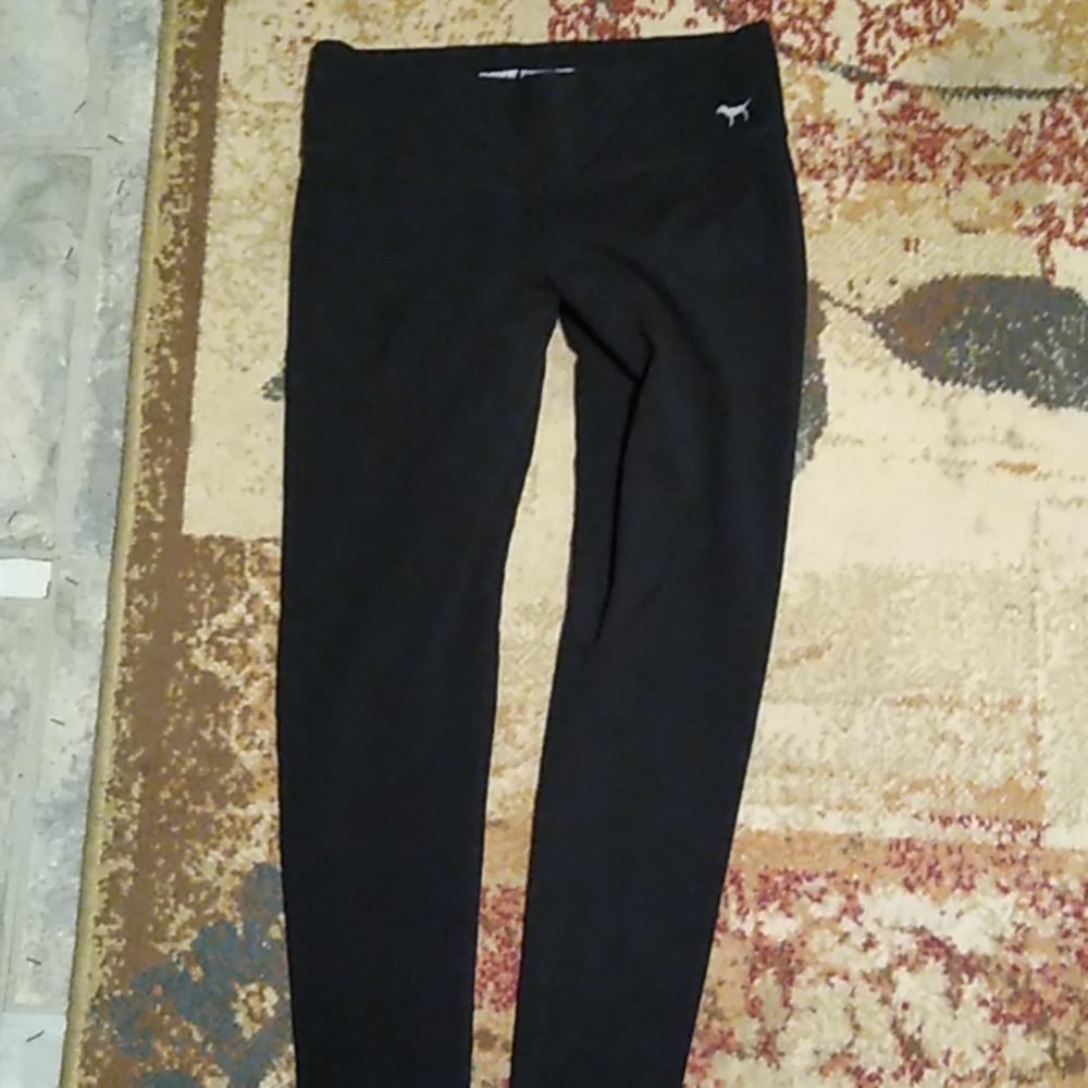 Black vs yoga pants